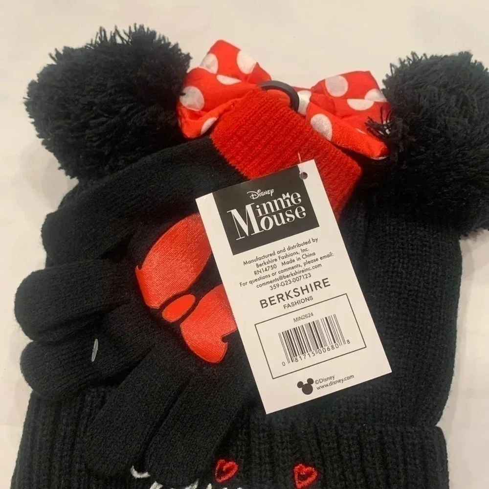 Disney Minnie Mouse hat and gloves set